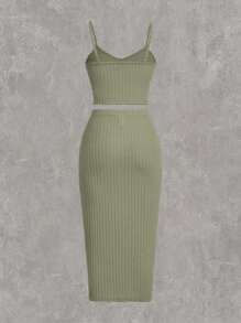 SHEIN EZwear Conjunto de mujer tejido verde con top de tirantes y pantalones cortos