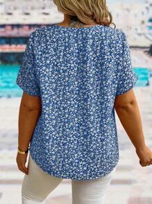 EMERY ROSE Plus Size Ditsy Floral Pleated Round Neck Short Sleeve Casual Shirt For Summer