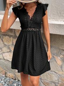 SHEIN Frenchy 夏季婚禮季單色V領無袖蕾絲拼接優雅中長禮服，經典裝束，夏季外出必備，婚禮季節的必備，平房風格 - 黑色 - 查看 2