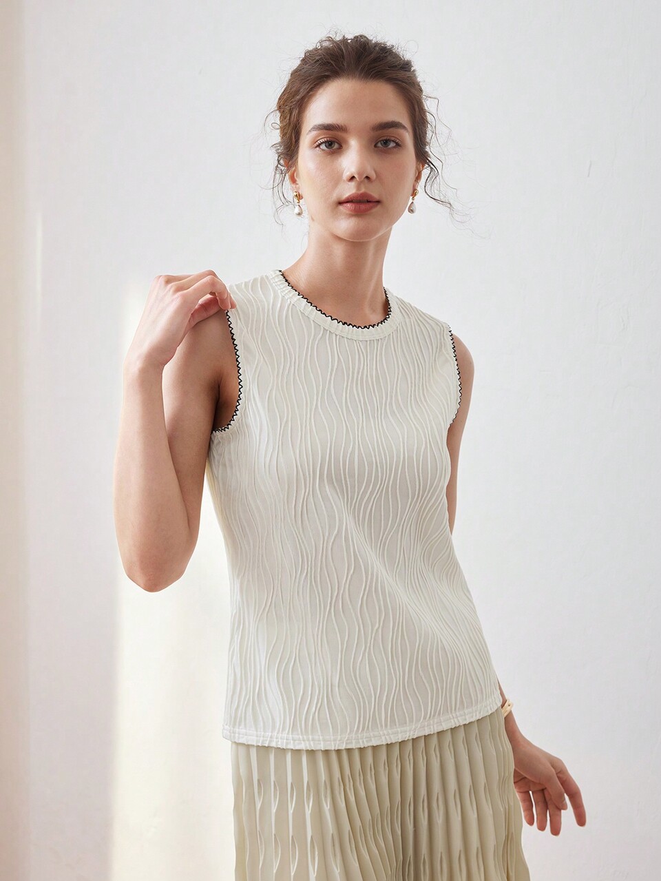 MOTF CONTRAST BINDING TEXTURED TOP