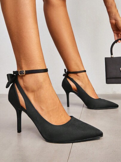 CUCCOO CHICEST Zapatos de mujer con lazo decorativo, elegantes, con tira de tobillo, punta afilada, tacón de aguja, glamorosos, de raso negro, tacones elegantes para primavera y verano, zapatos de vacaciones, rebajas de verano, tacones elegantes para Navidad, otoño y Año Nuevo