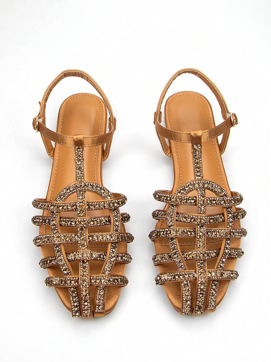 女士華麗的鑽石繫帶裝飾淺棕色沙丁魚布編織腳踝平底涼鞋，適合日常或派對穿著
