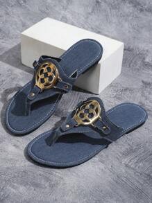 Sandales plates en toile camouflage avec broderie de papillon pour femmes avec boucle ronde, tongs antidérapantes à bout ouvert pour utilisation en intérieur et en extérieur