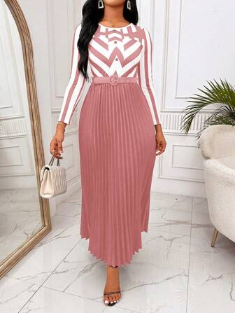 Lyxana 人字形印花褶裥下摆连衣裙（不带腰带）女式超长套装