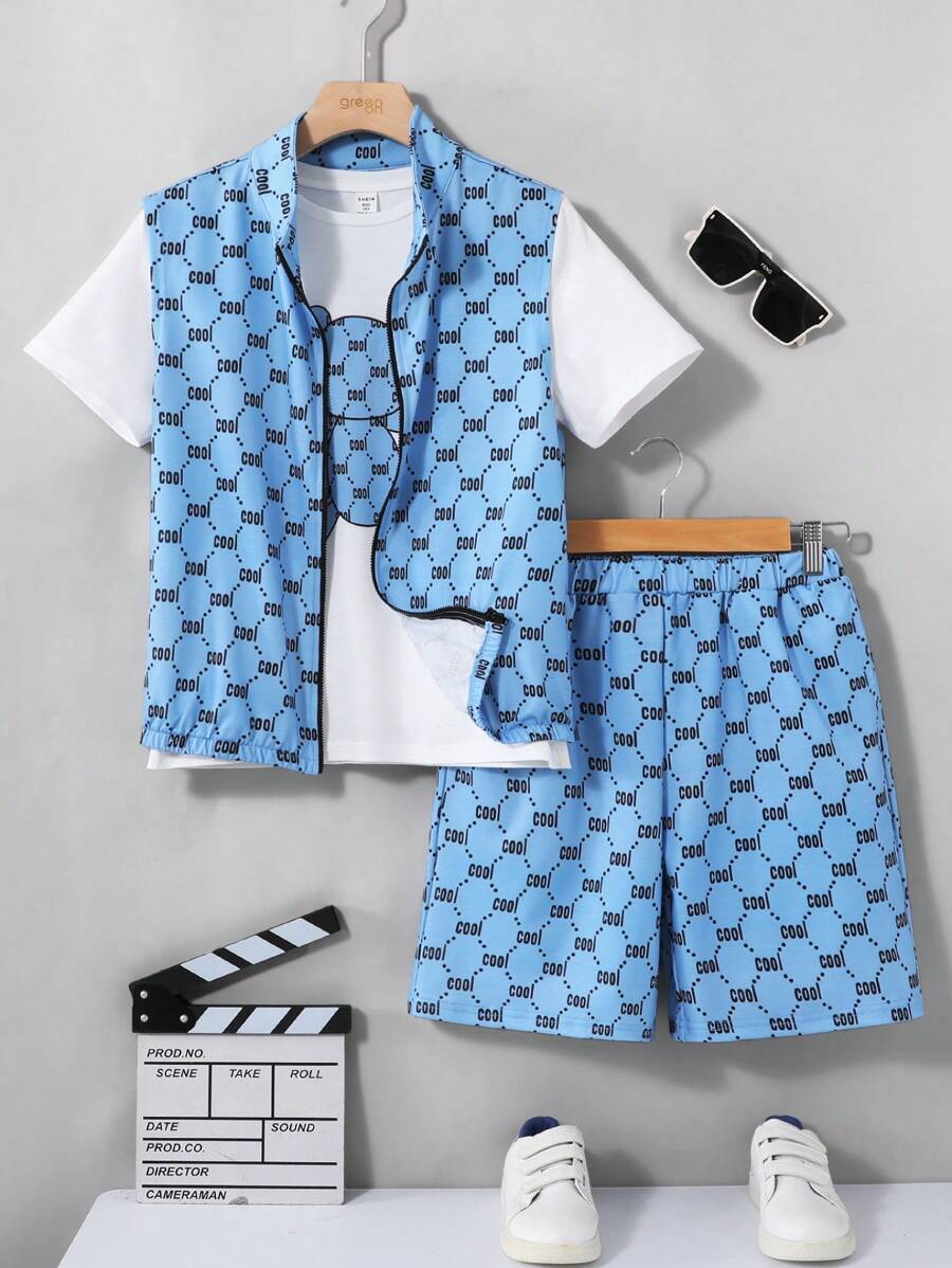 SHEIN "Tween Boy" 3入組寬鬆剪裁學院圖案背心，圓領短袖T恤和短褲套裝 - 霧霾藍 - 查看 1