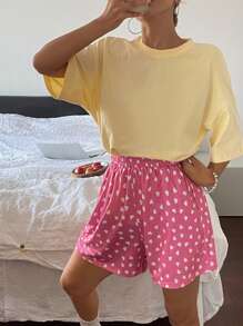 Livesso 簡約寬鬆上衣＆心形全印花短褲睡衣套裝 - 黃色 - 查看 6