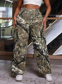 SHEIN SXY 大尺碼全印花直筒牛仔褲，有口袋設計