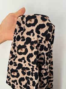 SHEIN EZwear 女裝加大碼花園派對休閒豹紋圖案針織彈性動物印花高腰束腰側開叉半身裙，適用於夏季