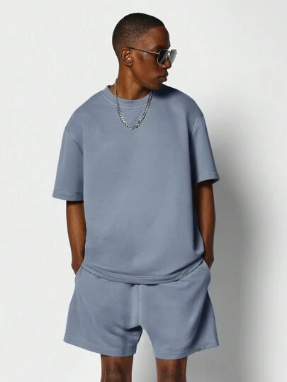 SUMWON טי שרוול קצר בכושר רגיל עם סט קצר בן 2 חלקים