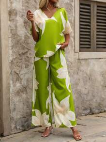 SHEIN Clasi 女式夏季休閒花卉印花蝙蝠袖襯衫和長褲套裝