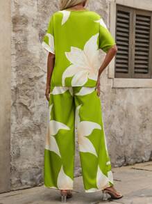 SHEIN Clasi 女式夏季休閒花卉印花蝙蝠袖襯衫和長褲套裝