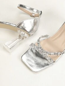 2024 Neue Silbersandalen mit hohen Absätzen für Frauen in Mode mit schillernden Kristallen, Strass-Dekoration und metallischer Textur, transparentem Blockabsatz und Zehenring für Urlaub, Glamouröse und auffällige Optik, geeignet für Partys, Hochzeiten, drinnen und draußen. - Silber - Übersicht 7