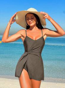 SHEIN Swim Traje de baño de una pieza halter con pliegues de unicolor y aberturas laterales para vacaciones, playa de verano - Marrón - Ver 1