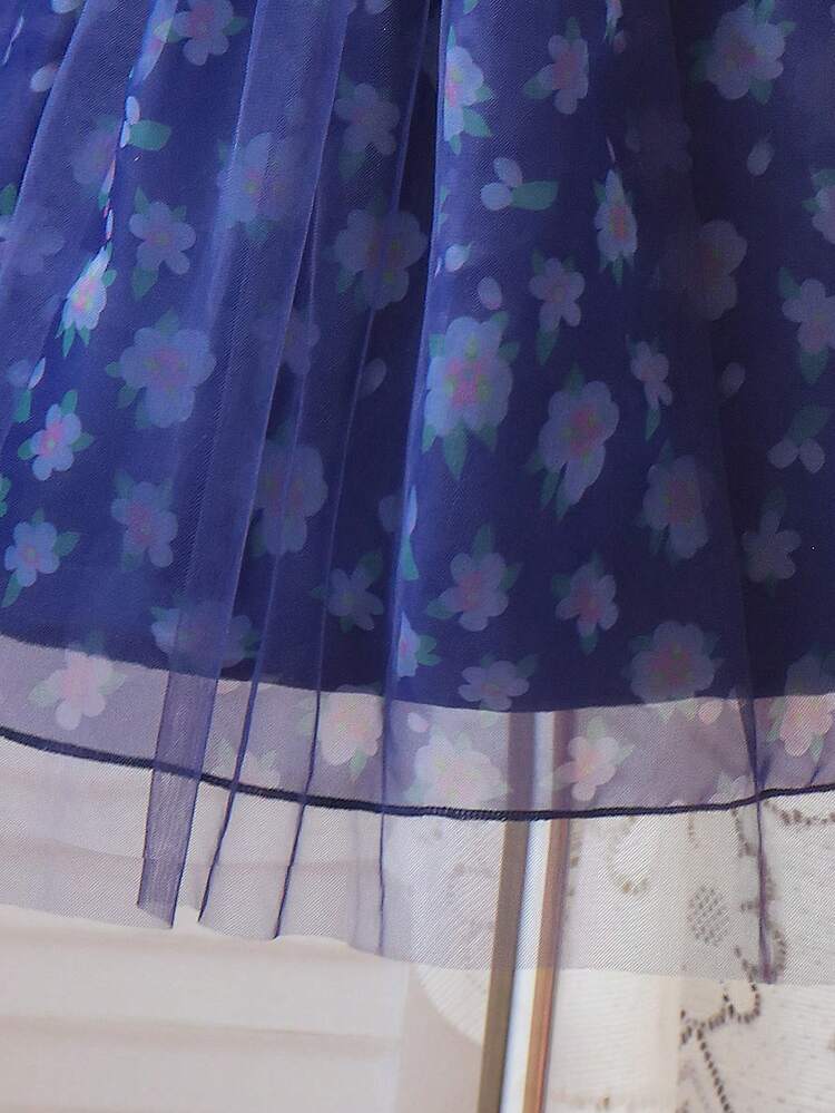 Young Girl Elegant And Tulle Printed Floral Princess Dress In Dark Blue, With Puff Sleeves, Back Bowknot, Comfortable And Breathable, Suitable For Spring/Summer Vacation, Wedding, Countryside Gathering