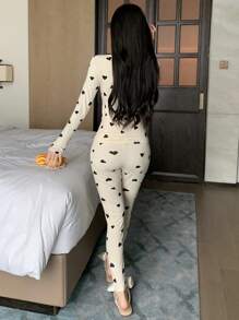 DAZY Women's Heart-Shaped Slim Fit Round Neck Long Sleeve Tee And Pants Comfortable Pajama Set - Beige - View 2