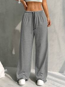 SHEIN EZwear Pantalones casuales sueltos de punto a rayas con cordón ajustable, talla grande