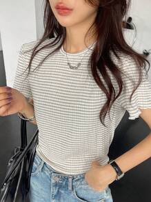 DAZY Textured Plaid Round Neck Fitted Short Sleeve Women's T-Shirt - Khaki - View 7