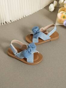 Sandálias de bebê para meninas estilo princesa achatadas bonitas com laço azul, adequadas para o verão - Azul e branco - Ver 4