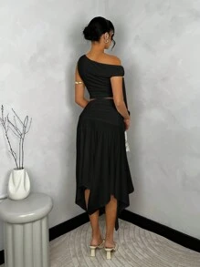 SHEIN BAE 女士纯色毕业季白色连衣裙，不对称斜肩上衣，系带 + 不对称下摆高开叉褶皱裙 - 黑色 - 查看 2