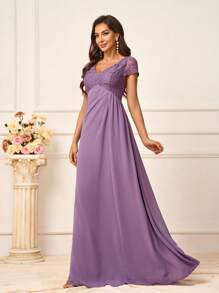 SHEIN Belle 女性簡約優雅深紫色蕾絲拼接雪紡連衣裙，深V領設計並飾有荷葉邊，A字型裙身，後方圓領設計，短袖罩肩，適合婚禮季節、母親節、畢業季節、正式場合，標準碼伴娘禮服 - 紫色 - 查看 6