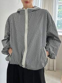 DAZY Bản in Gingham Dây kéo áo có mũ Áo khoác - Đen và trắng - Xem 7