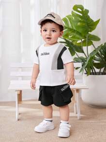 SHEIN 嬰兒男童休閒寬鬆字母印花短袖T恤和短褲套裝，圓領拼色設計 - 黑色 - 查看 5