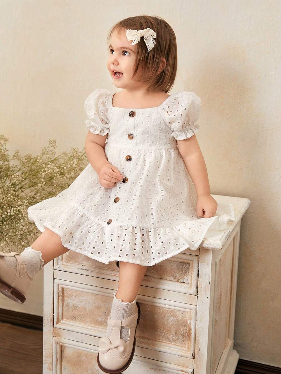 SHEIN Vestido de verano para bebé niña con lindo diseño bordado y colmena en mangas cortas, vestido de princesa - Blanco - Ver 1