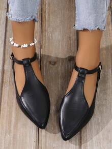 Women's Pointed Toe Flat Shoes With Gold Edge Buckle And Hollow Design - Black - View 4