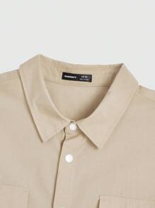 Manfinity VCAY 2 piezas/Conjunto Camisa de trabajo holgada de tejido suelto y talla grande para hombre con mangas cortas caídas y pantalones cortos rectos en la cintura, adecuado para el verano y uso diario