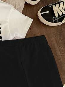 SHEIN Leap Crew 女婴休闲简约字母笑脸图案短袖两件套，适合春夏穿着，95%棉