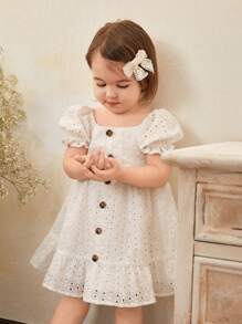 SHEIN Vestido de verano para bebé niña con lindo diseño bordado y colmena en mangas cortas, vestido de princesa - Blanco - Ver 6