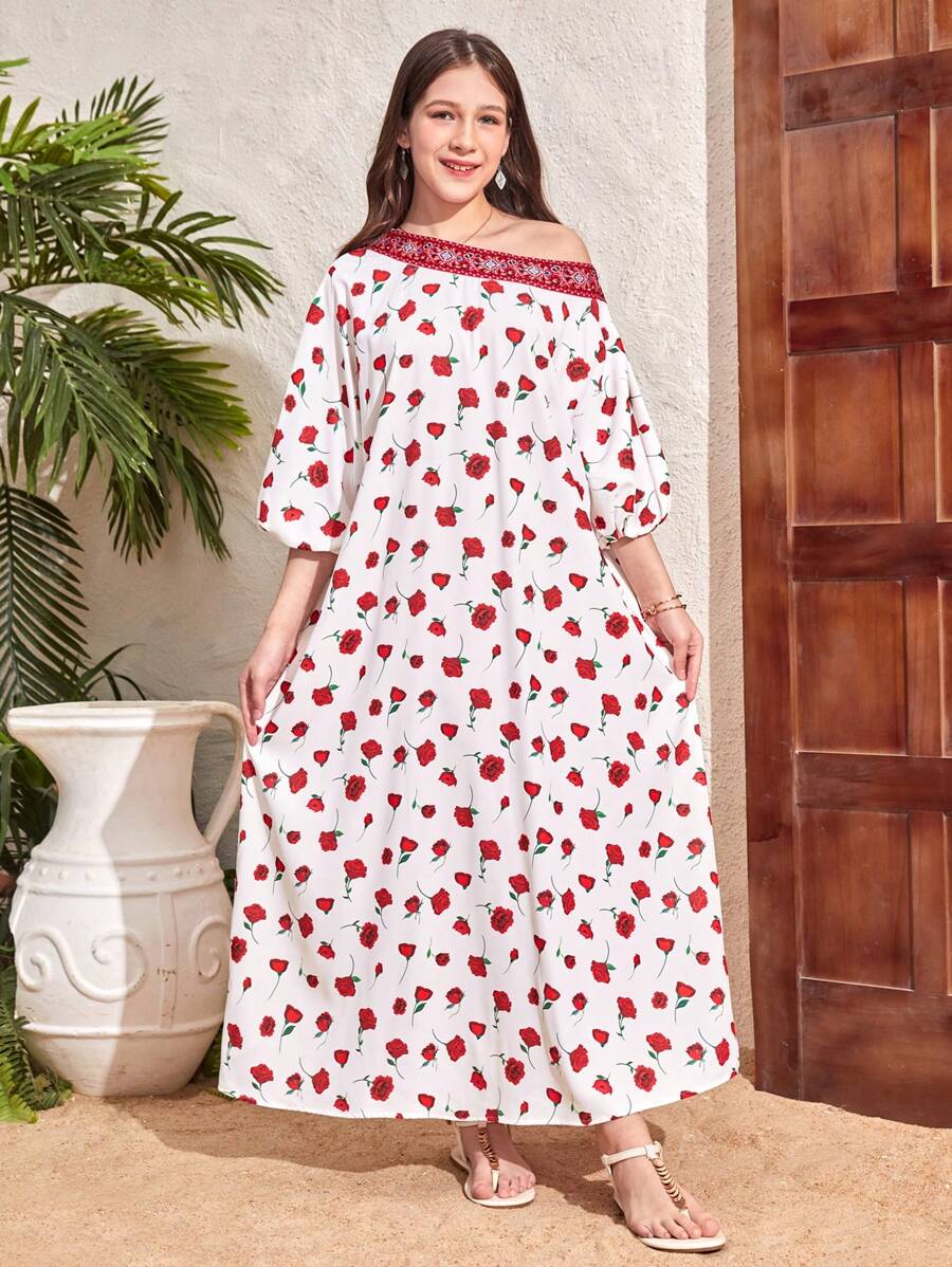 SHEIN 少女白底紅色印花寬腿度假裙配紅色編織腰帶，寬鬆不對稱領口 - 彩色 - 查看 1