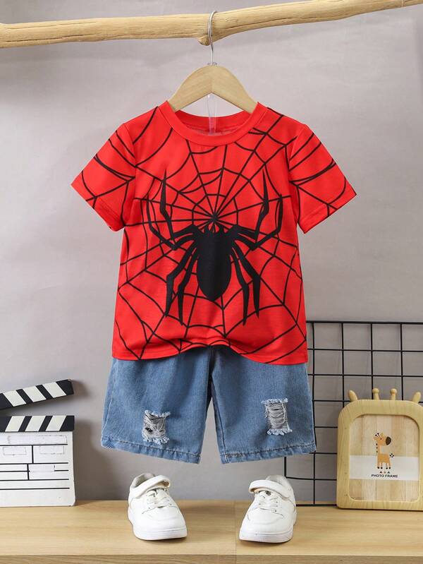 SHEIN Young Boy Loose And Comfortable Spider Print T-Shirt, Creepy-Crawly Coolness! Perfect For Spring, Summer, And Fall, Ages 4-7! This Spider-Inspired T-Shirt Is Perfect For Boys Between The Ages Of 4 And 7 Who Want To Add A Touch Of Spooky Fun To Their Wardrobe. The Unique Spider Print Design Gives The Shirt A Playful And Adventurous Touch, Making It Perfect For Wearing In Spring, Summer, And Fall. The Lightweight And Breathable Fabric Ensures Comfort All Day Long, While The Bold Graphic Adds A Fun And Eye-Catching Element To The Outfit.