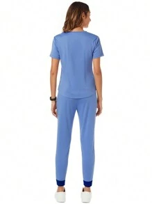 SHEIN TaskFit 女士两件套护士服套装，包括现代 V 领 2 口袋哑光上衣和 2 口袋松紧腰终极瑜伽运动裤哑光套装 - 藍色 - 查看 4