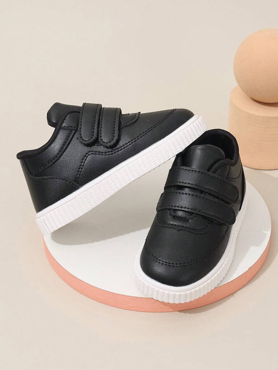 黑色輕量時尚戶外嬰兒運動鞋