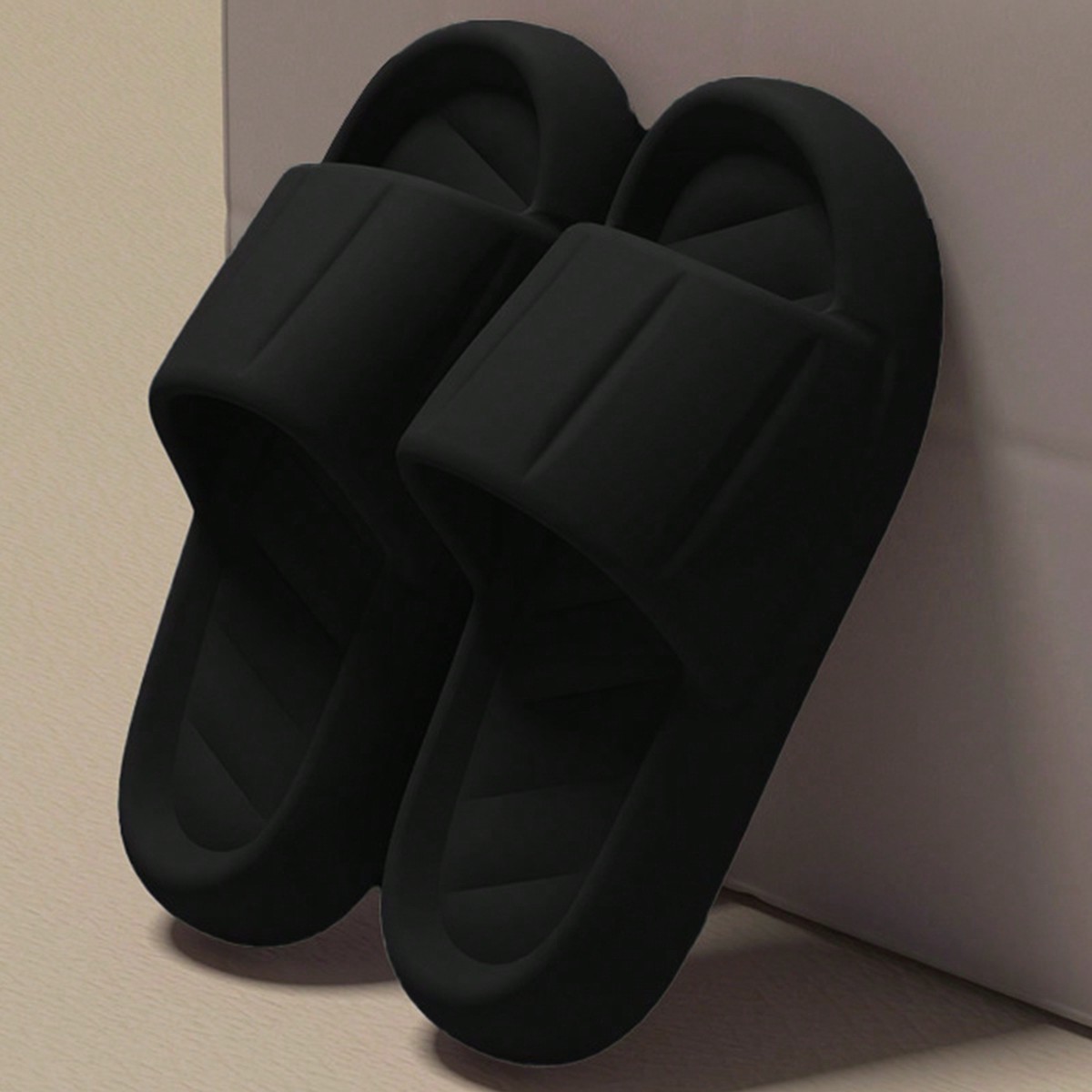 Nuevas sandalias de plástico para hombre, de moda para otoño/invierno, con suela gruesa y textura tejida, suaves y cómodas, aptas para uso en inter