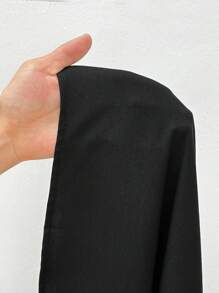 SHEIN EZwear 大码女式纯色休闲轻薄度假连衣裙，黑色梭织面料，可调节细肩带，A字廓形，后背蝴蝶结系带，适合夏季花园派对和日常穿着。 - 黑色 - 查看 6