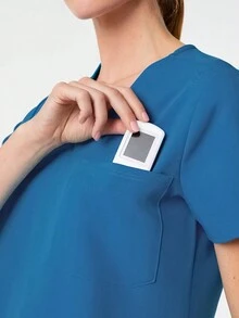 HOMEYEE Ensemble d'uniformes de soins infirmiers avec t-shirt col V et pantalon de survêtement avec cordon de serrage à la taille