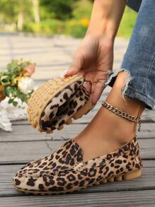 全新轻便、透气、舒适的大码黑色皮革平底鞋，适合所有季节；一脚蹬设计，金属扣，圆头，拼布花卉面料，手工缝制，多色女士休闲运动鞋 - 彩色 - 查看 4