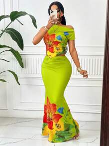 Amarilo 女士优雅花卉印花不对称下摆细节上衣和美人鱼裙套装（随机印花） - 綠色 - 查看 1