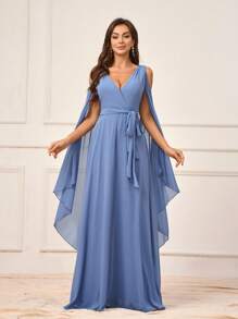 SHEIN Belle Vestido elegante para mujer con tela de gasa azul grisácea, mangas tipo capa de hombros descubiertos, bajo asimétrico, tirantes cruzados, cinturón en la cintura, espalda en línea A y escote en V, adecuado para bodas, Día de la Madre, inicio de curso, festivales de música, bailes de graduación y fiestas formales de verano para damas de honor - Azul - Ver 3