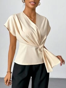 SHEIN Privé Áo kiểu dáng đơn giản đi làm mùa hè cổ chữ V viền bất đối xứng, đa năng - Màu be - Xem 2