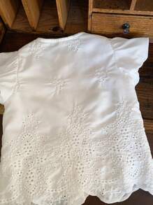 SHEIN Vintaside Kids Áo len cardigan tay bồng thêu vải lanh màu trắng cho bé gái + quần ống rộng cạp cao thêu, vải thoải mái, màu trắng tinh khiết, thích hợp cho kỳ nghỉ, mùa xuân/hè, nông thôn, mùa thu, tiệc tùng, đi chơi - Nhiều màu - Xem 9