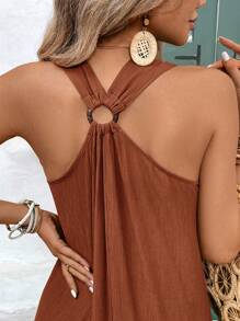 SHEIN Frenchy 夏季海滩 V 领连衣裙 木环装饰肩带纹理飘逸面料海滩夏装 柔和色连衣裙 夏季连衣裙 长款沙滩裙 海滩女士连衣裙 亚麻连衣裙 - 棕色 - 查看 5