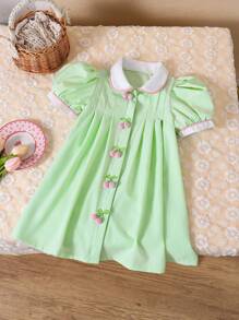 SHEIN Kleine Mädchen Landurlaub gewebtes Farbblock-Kleid mit gerafftem Peter Pan Kragen, Puffärmel, Falten und Kirschen Schmuck, Frühling/Sommer