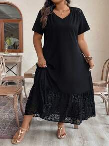 SHEIN CURVE+ Vestido largo elegante de talla grande para mujer con cuello en V, manga corta, estampado de unicolor y encaje empalmado - Negro - Ver 6