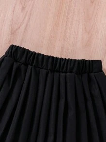 SHEIN 女孩通勤休閒時尚淺紫色西裝外套和裙子套裝
搭配經典的黑色百褶裙和白色短袖上衣，讓她的穿著風格更上一層樓。這款優雅時尚的服裝非常適合愛時尚和表達自我的孩子。 - 紫色 - 查看 6