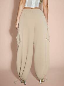 SHEIN BAE Pantalones de verano de carga tipo paracaídas sólido caqui con cordón, puños elásticos, pernera ancha ajustable - Caqui - Ver 2