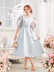 SHEIN 藍色緞面少女洋裝，飄逸袖型，帶有花朵皮帶，優雅設計，適用於派對和節日 - 藍色 - 查看 5