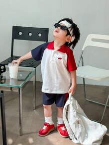 Young Boy Stylish Color-Block Short Sleeve Polo Shirt And Shorts Set - Multicolor - View 3
